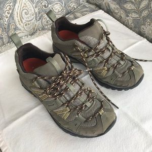 Merrell Women’s 7 Hiking Shoes
